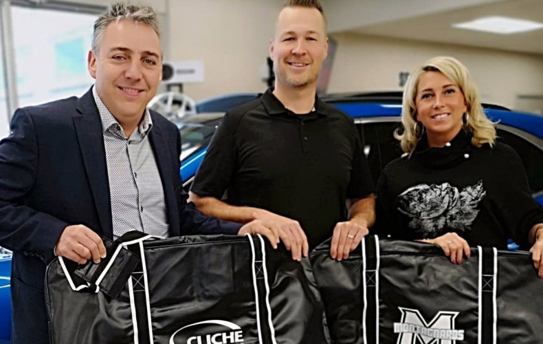 Cliche Auto Ford s'associe aux Montagnards Hockey!